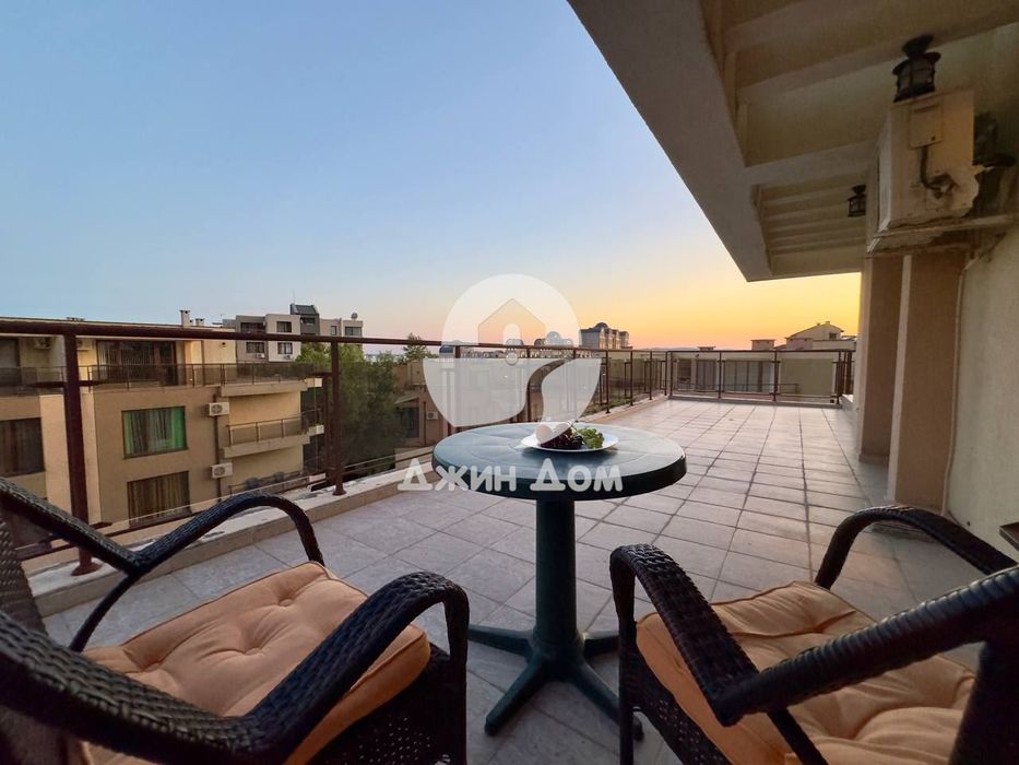 Продава се Четиристаен апартамент в Свети Влас - 295 кв.м за 950 €/кв.м - Снимка #11