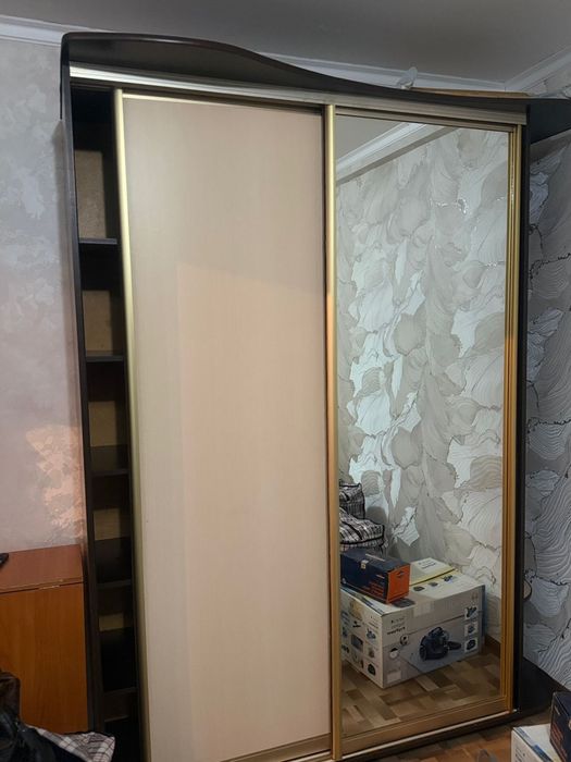 Продам шкаф срочно