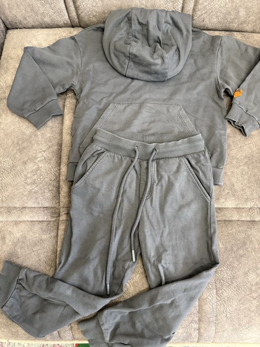 Спортивный костюм подходит и для девочки и для мальчика