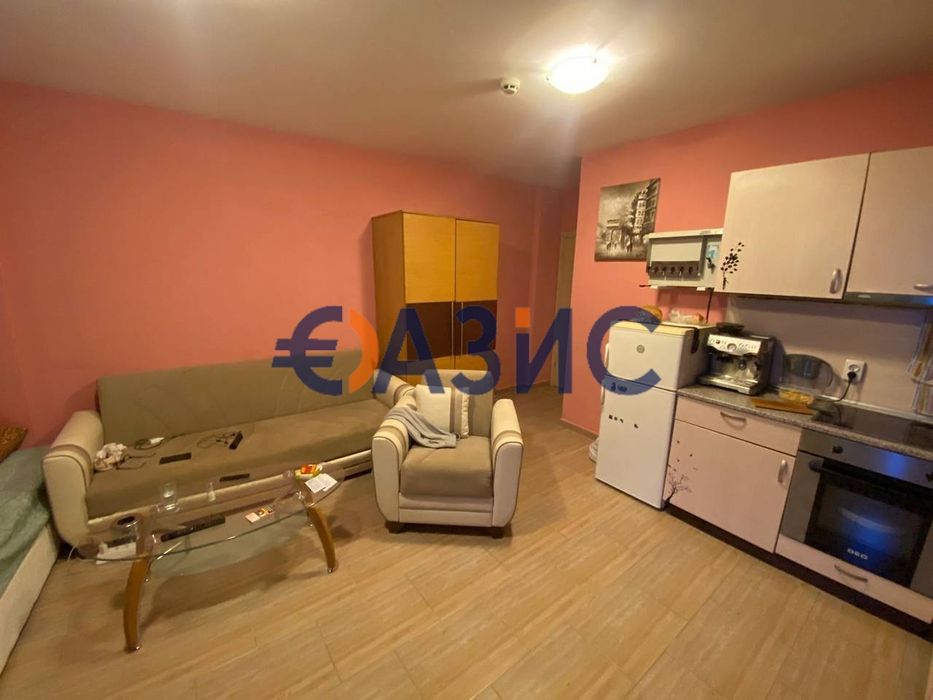 Продава се Тристаен апартамент в с. Кошарица, Област Бургас - 98 кв.м за 635 €/кв.м - Снимка #8