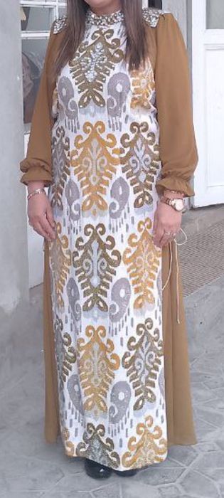 Vecherni kòylak. Holati ideal. Bir marta kiyilgan