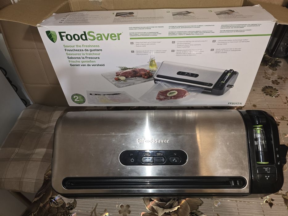 Masina de tocat carne Tefal si aparat de vidat Fo