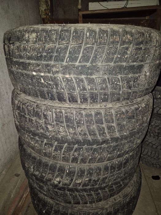 Зимние шины 245/45 R20