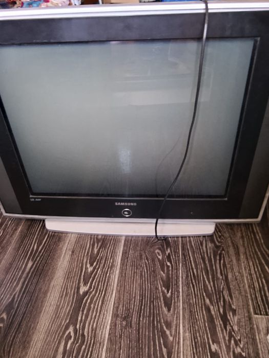 Отдам телевизор samsung