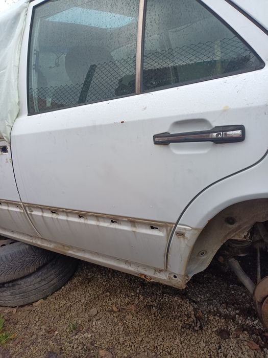 Части за Мерцедес 124