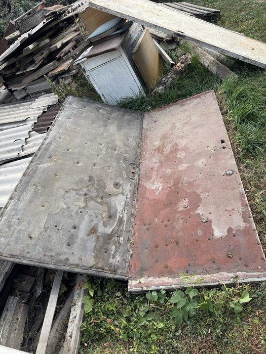 Продам двери в нормальном состоянии