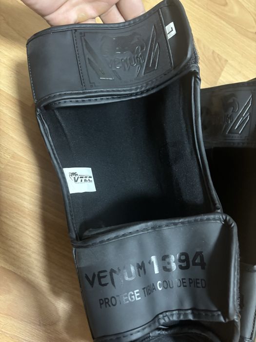 Перчатки и наколенники ММА,