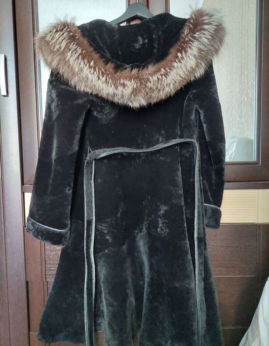 Продам тёплую шубу