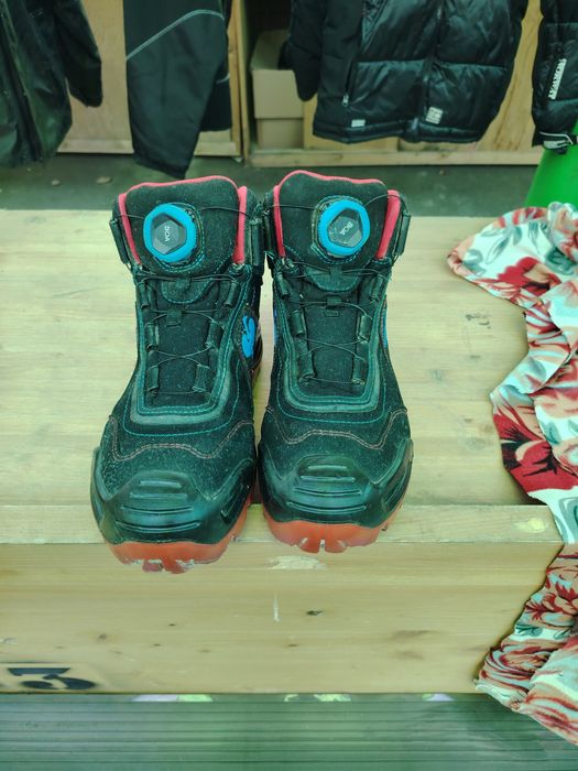 Vînd bocanci  bărbați protectia Engelber Strauss mărimea 43 !