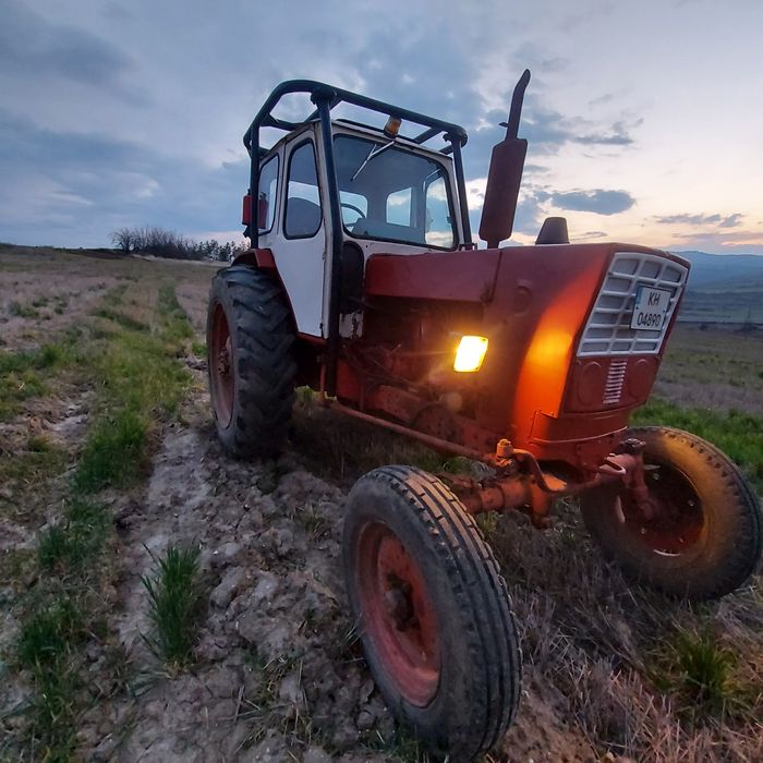 Продавам трактор ЮМЗ