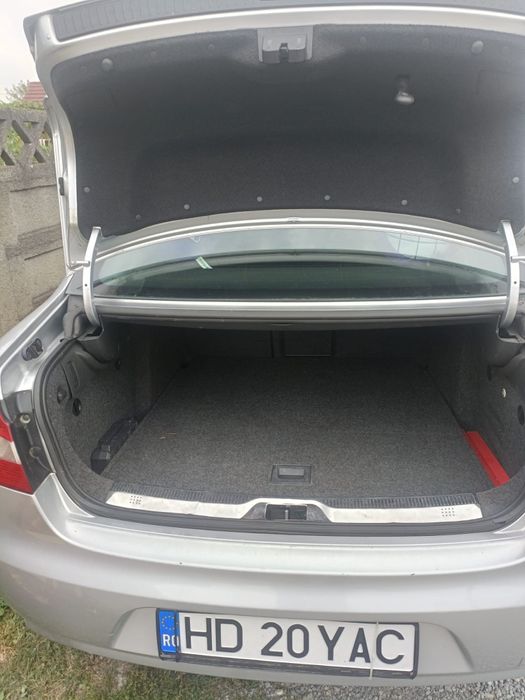 Vând  Skoda Superb 2010