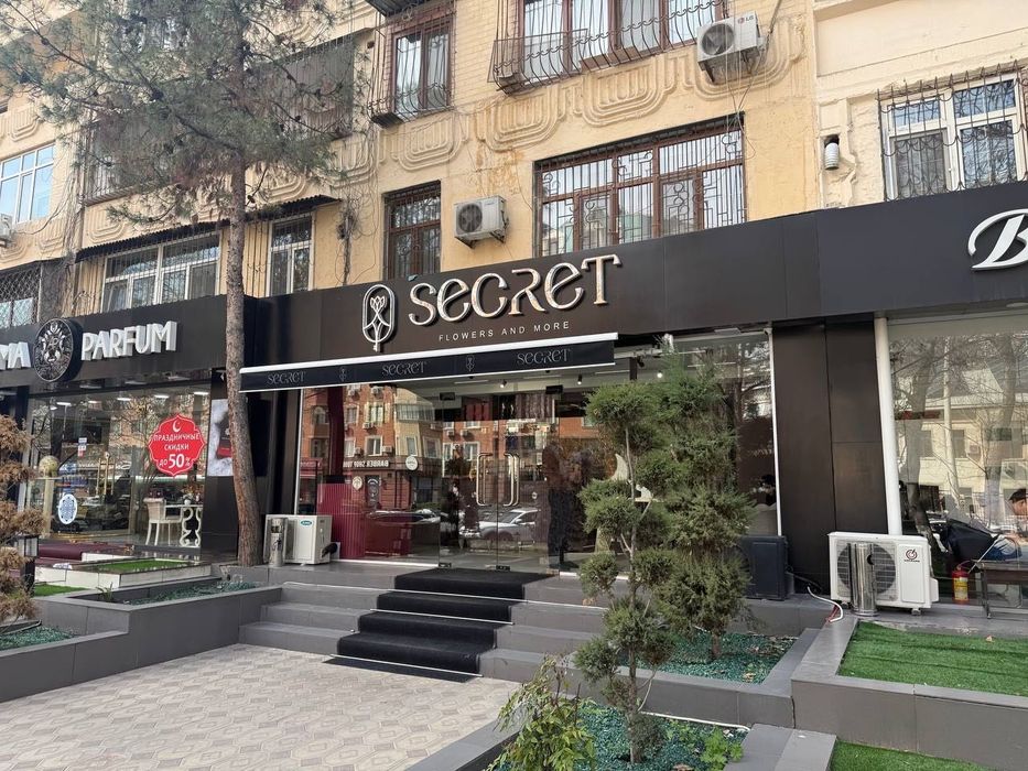 Коммерческое помещение улица Кунаева, гостиница Россия: первая линия