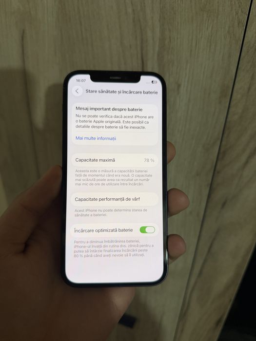 Vand iPhone 12 negru 64 GB liber retea