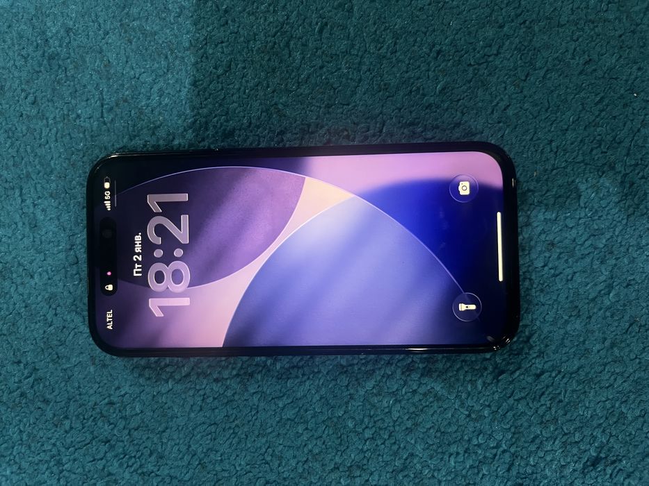 продам айфон 15 с коробкой