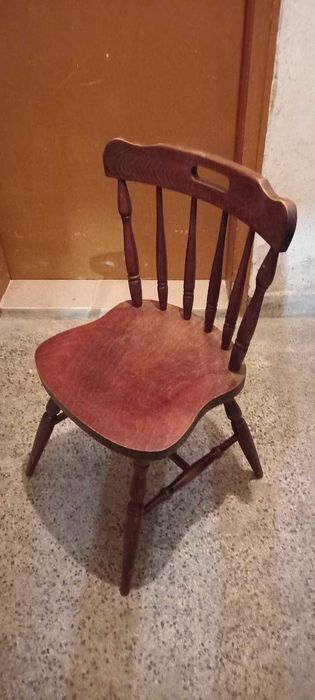 Дървена кухненска маса +6 стола.