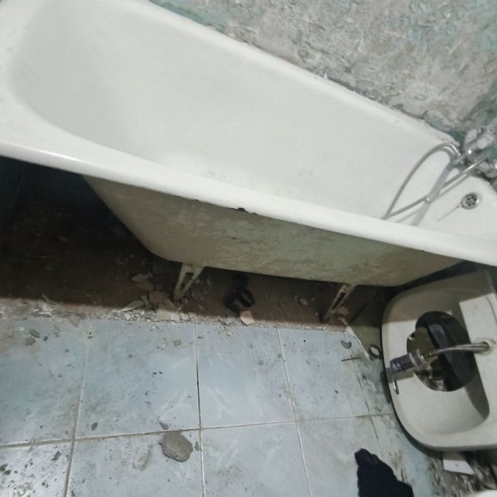 Продам чугунную ванну