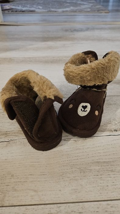 Incaltaminte bebe mar18 HM, Smik 19 ,30 lei ambele perechi