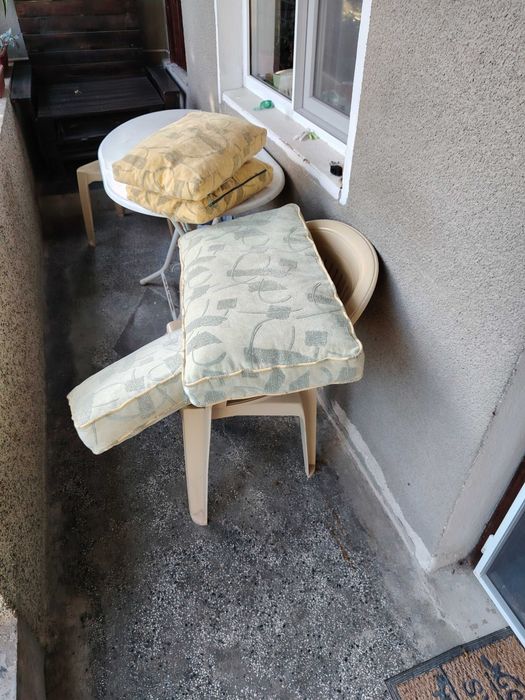 Продавам двойка диван функция сън