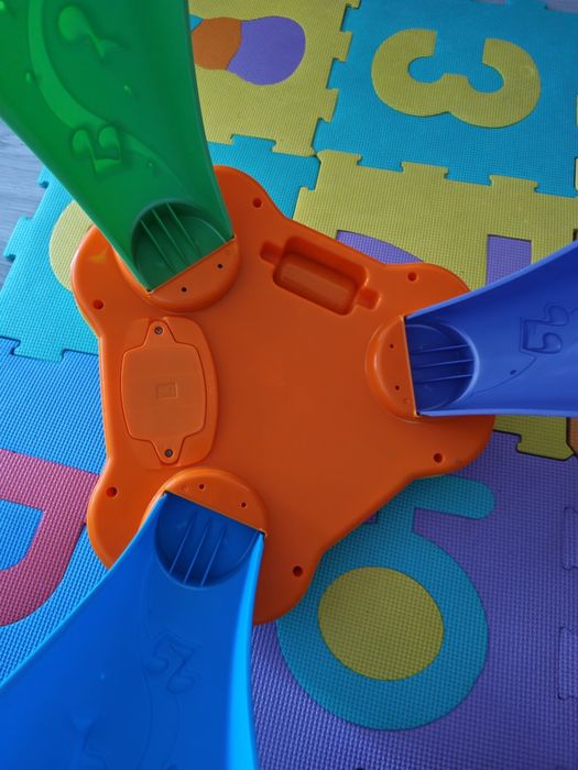 Интерактивна масичка Fisher price