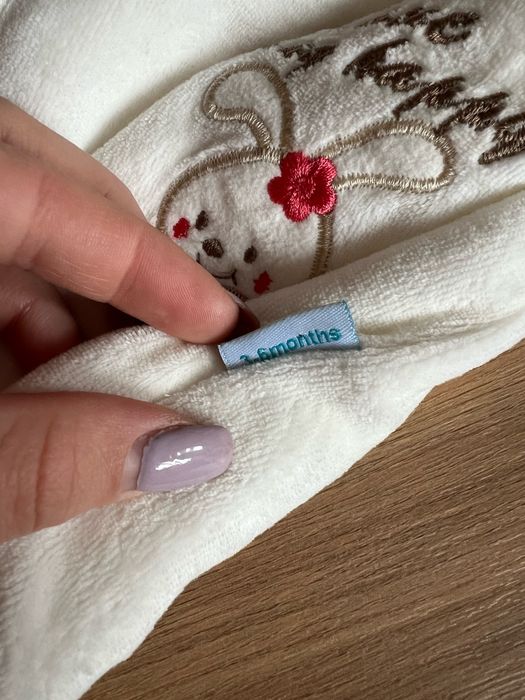 Дрехи за новородено нови