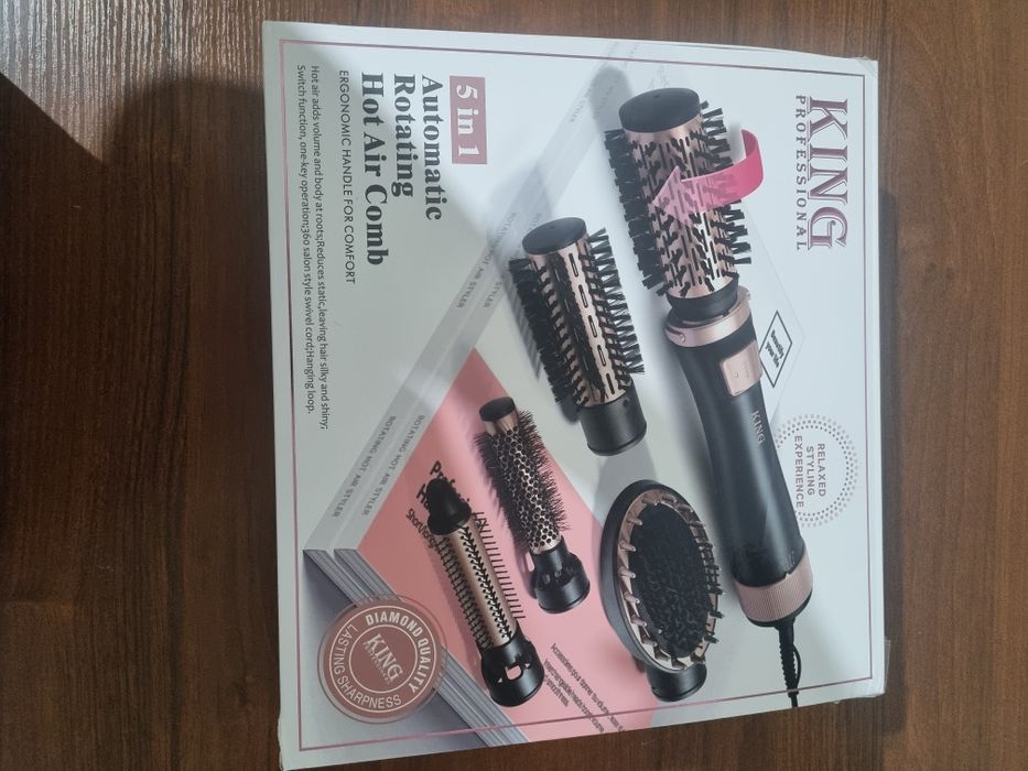 Продам фен с насадками