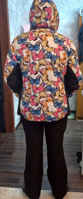 Продам костюм женский