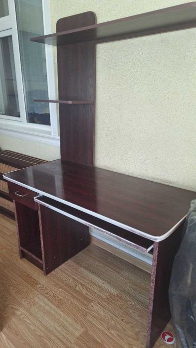 стол для компьютера