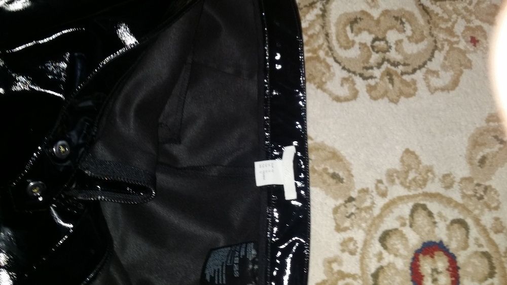 Pantaloni de piele lacuita H&M