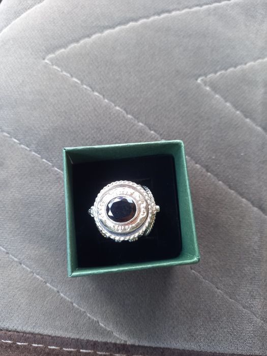 Продам серебряный перстень!