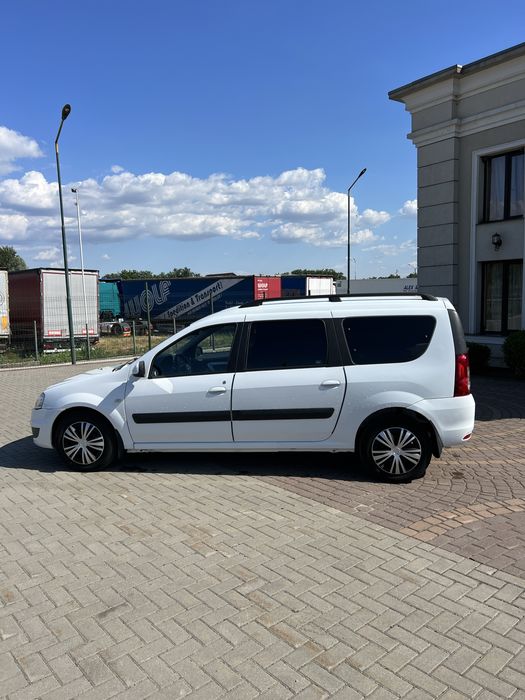 Vand Dacia Logan MCV 1.6 16 V euro 5 cu rar efectuat