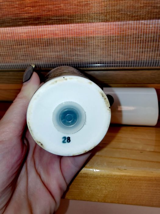 Порцеланов комплект сет сол и пипер солница и пиперик ръчно рисувани.