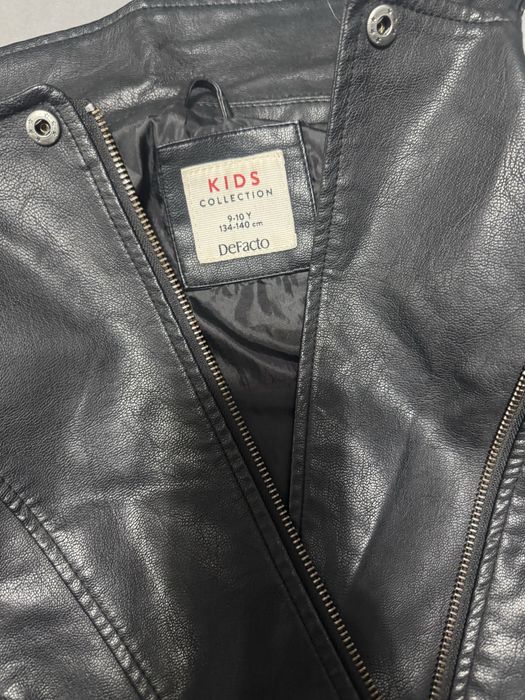 Продам детскую косуху 5000 тг