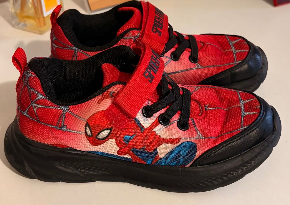 Adidași Spiderman