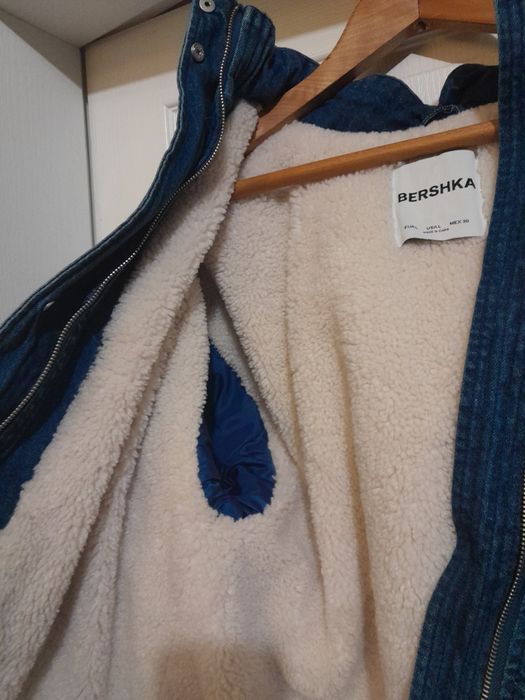 Ново яке BERSHKA L размер