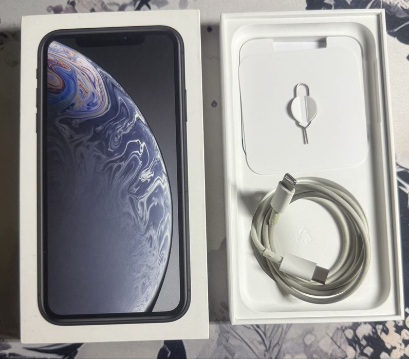 Продаю iPhone XR 64 ГБ
