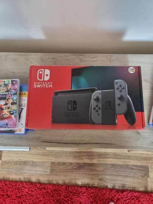 Nintendo Switch Gri + Joc mario Kart 8 deluxe