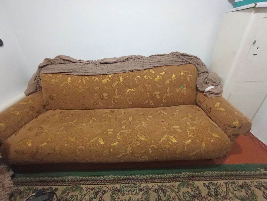 Продается диван.