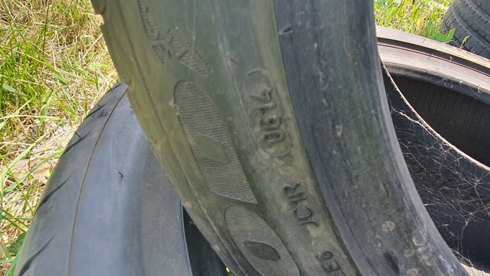 Anvelope vara 235/45/19