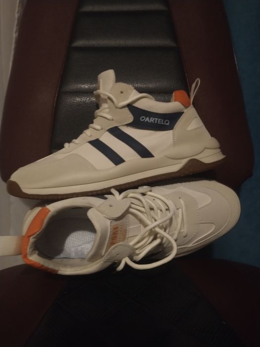 Adidași noi ,M42