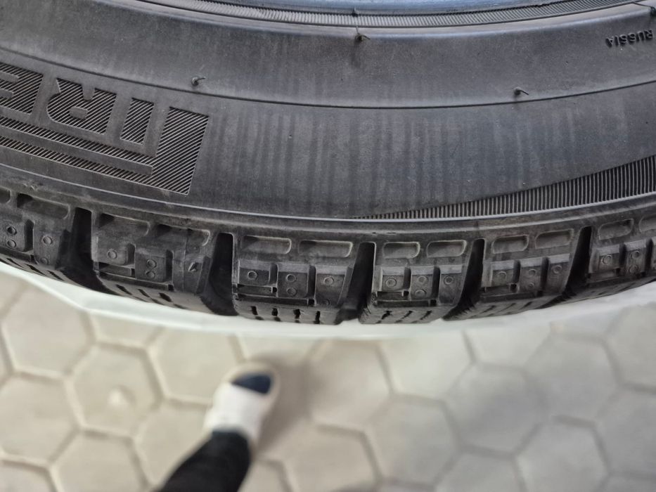 Продам б/у шины Pirelli