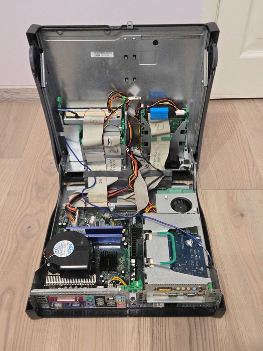 Retro Pc Windows Me / 3dfx Voodoo2 / Aureal Vortex2 / Quadro4 580 xgl