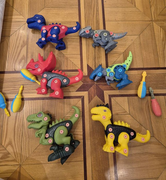 Продам конструктор динозавров б/у