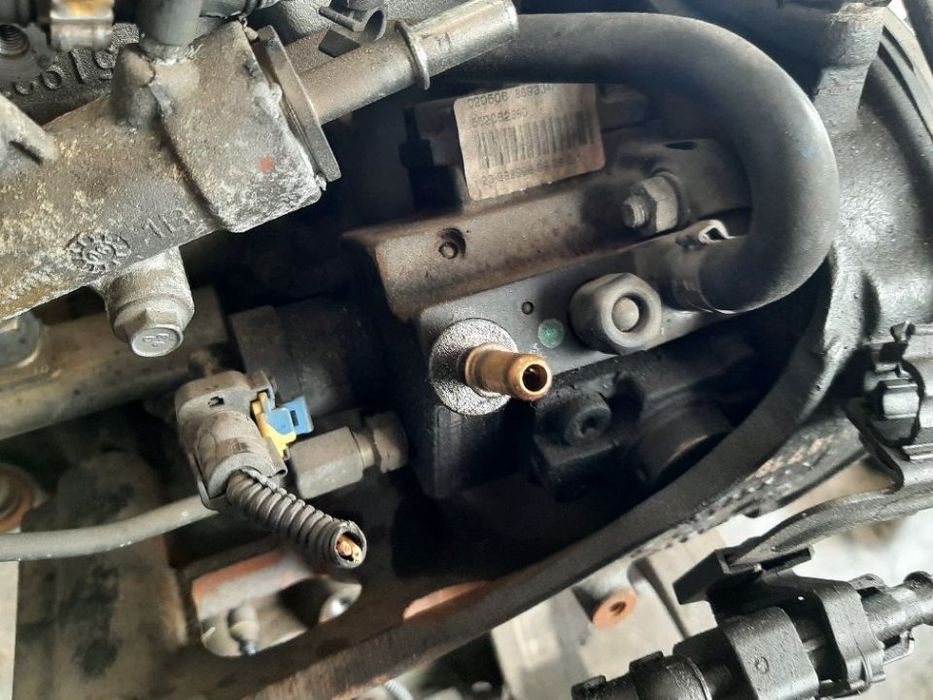 pompa inalta 1.9 d  fiat croma doblo bravo 2 stilo alfa romeo 147 159 0445010150