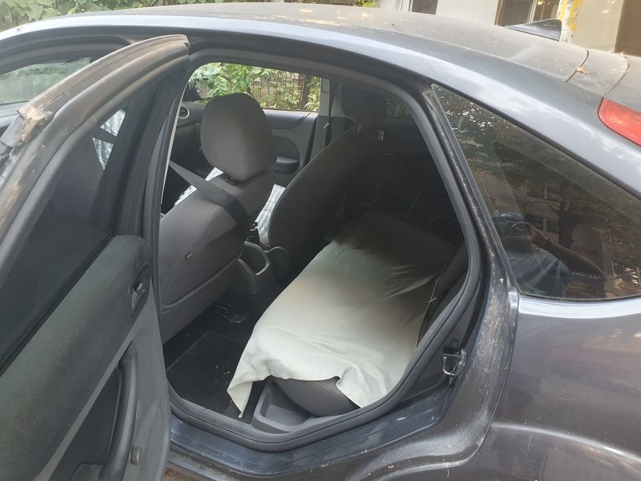 Vând ford focus 2
