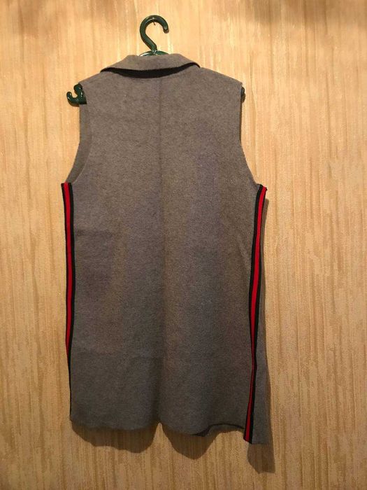 Продается жилет  шерстяной стильный