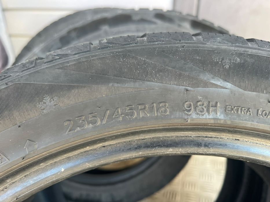 Балон шины 235/45R18 Мерседес С класс