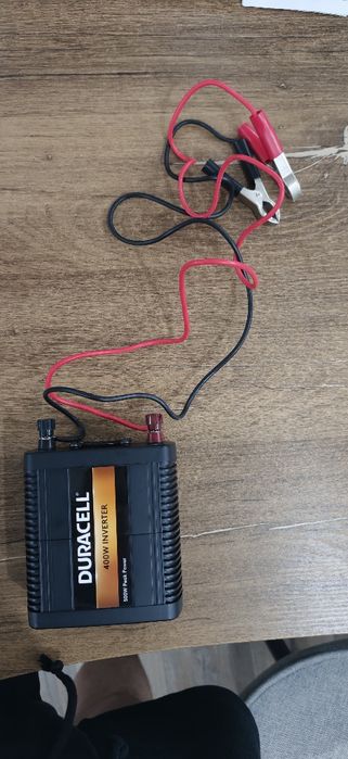 инвертор на ток на Duracell – от  12V ток от акумулатор в 230V  за кола