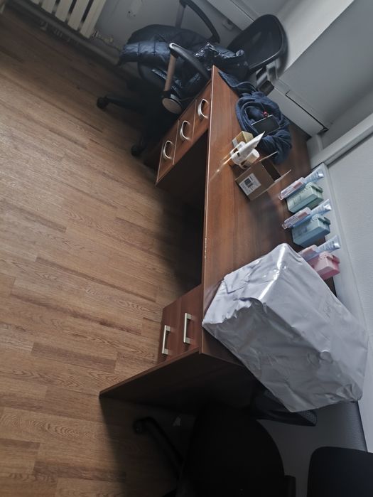 Продам столы офисные