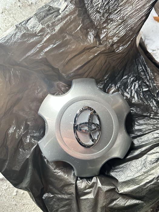 Продам колпаки на диски тойота