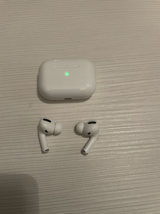 Два комплекта безжични слушалки Hama и XO